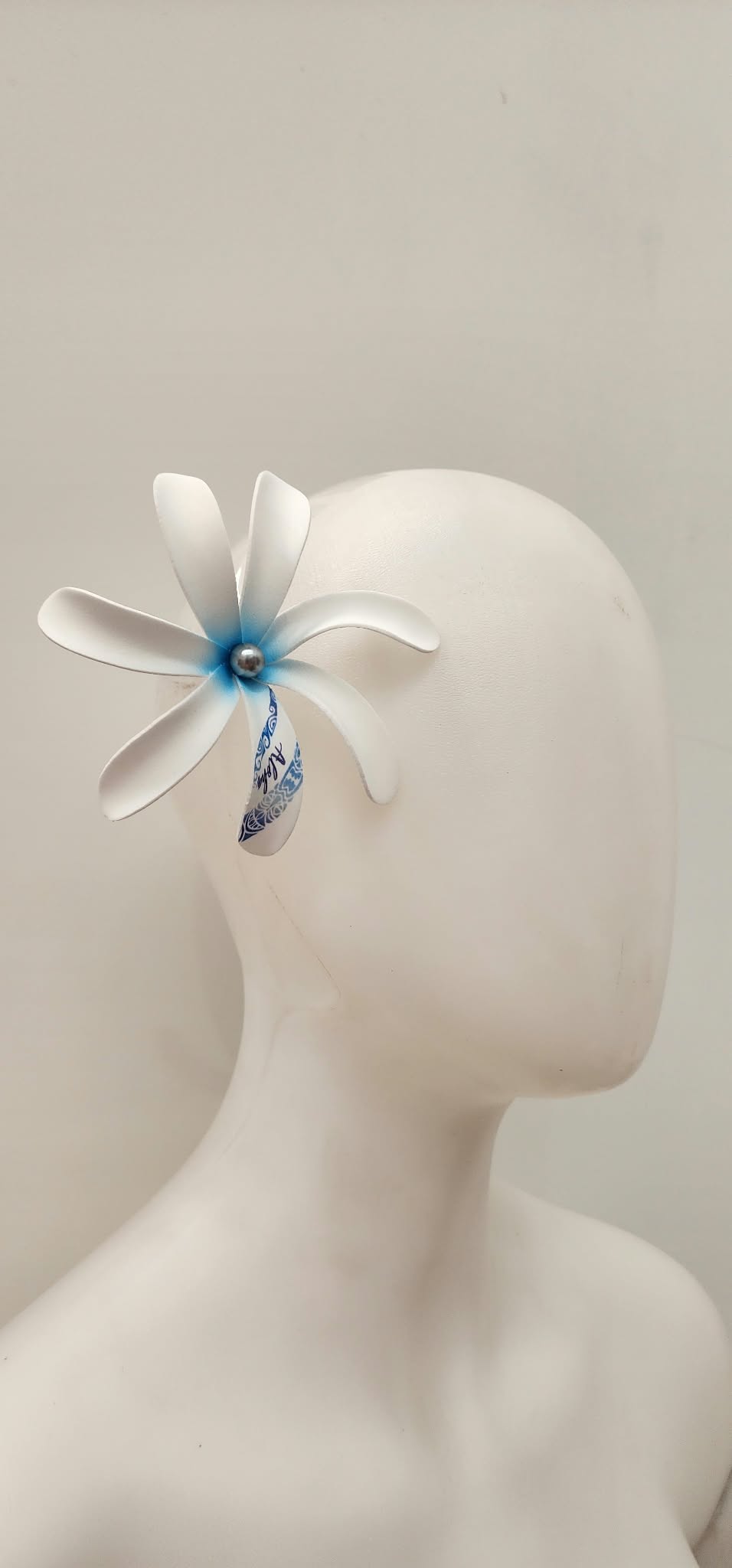 Aloha White and Blue Tiare