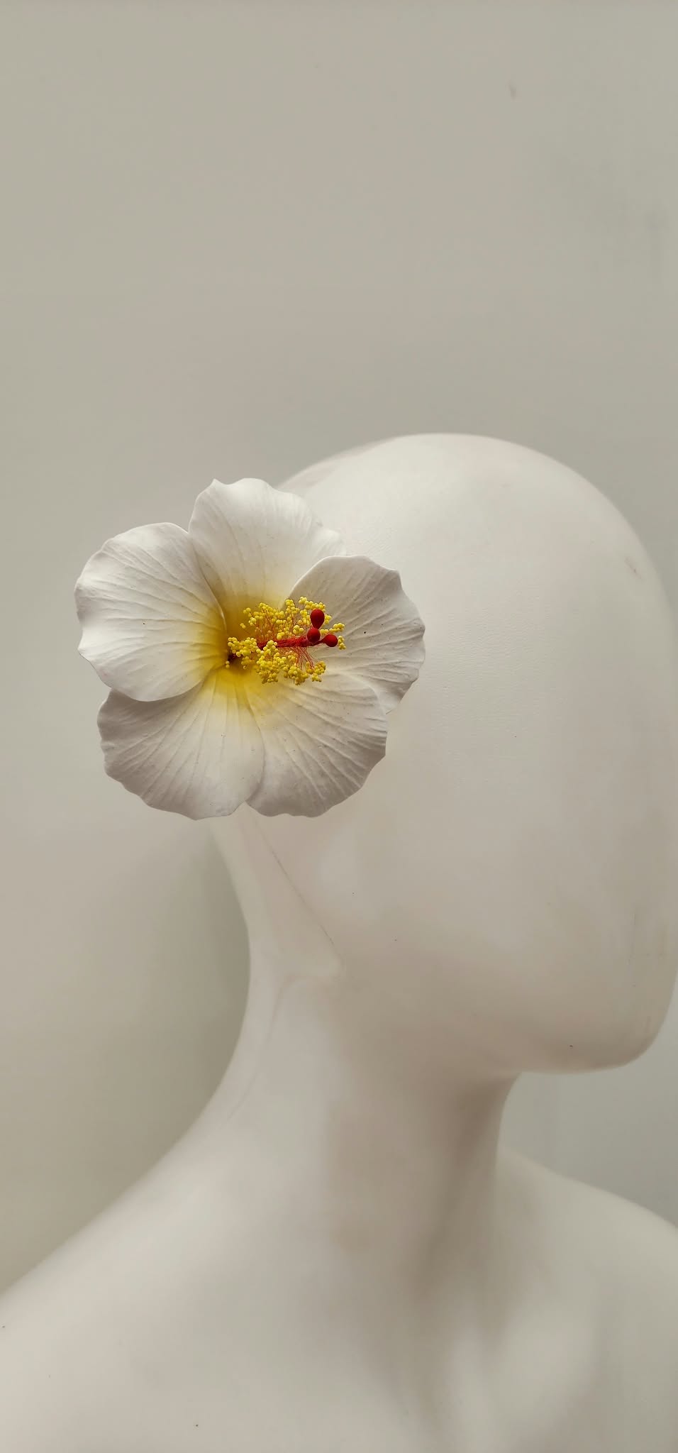 Manuia White with yellow Aute