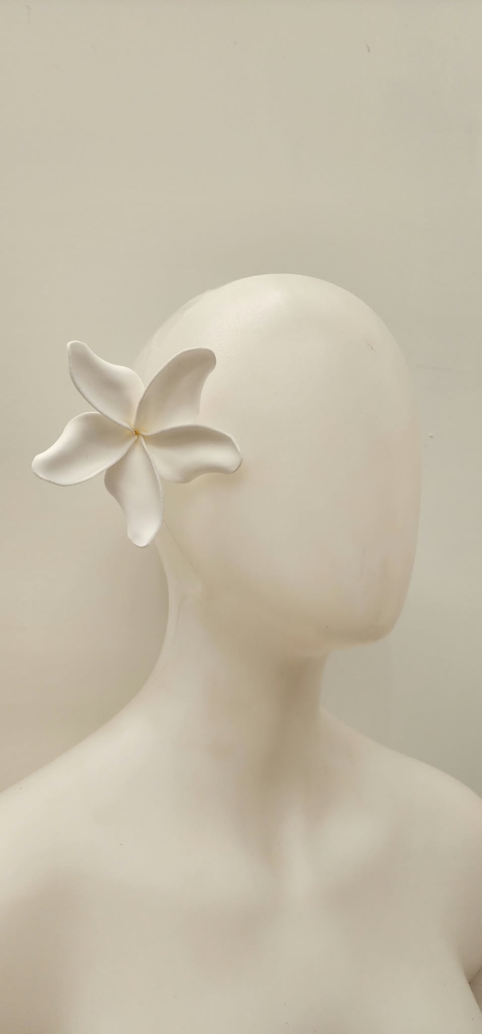 Eseta White Pua