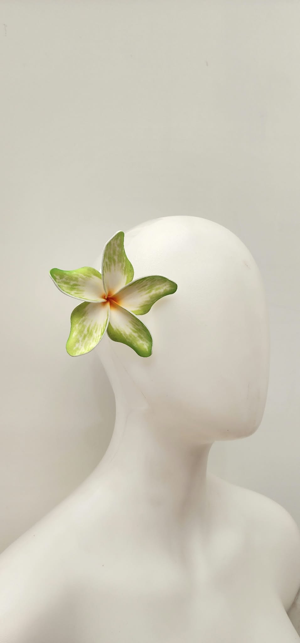 Eseta Green White Pua